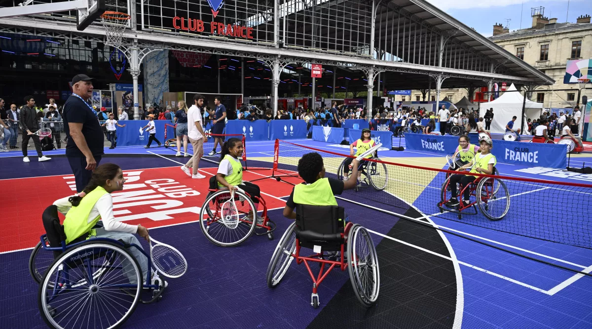 Initiation au tennis fauteuil