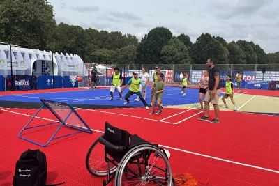 Découverte du Tchoukball pour des visiteurs du Club France 