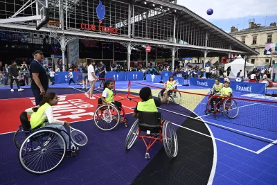 Initiation au tennis fauteuil