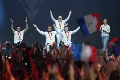 Clapping géant pour le fleuret par équipe 